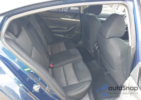 2017 Nissan Maxima 3.5 S z USA, uszkodzony, nr VIN 1N4AA6AP0HC373412